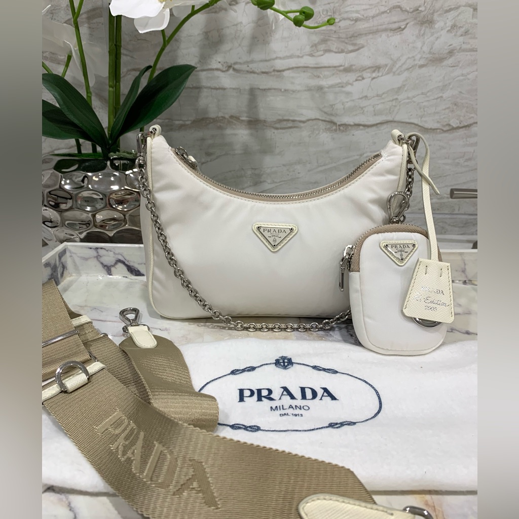 Prada Re-Edition 2005 Re-Nylon bag ホワイト/ゴールド Prada | Bags | Soldauthentic Prada Reedition 205 Nylon Bag